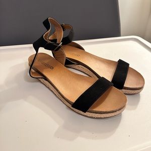 Espadrille Sandals Black & Tan Size 9.5